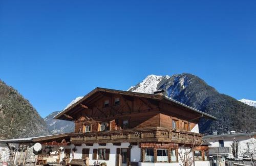 Scharnitz Apartment | Ferienwohnungen Riedl