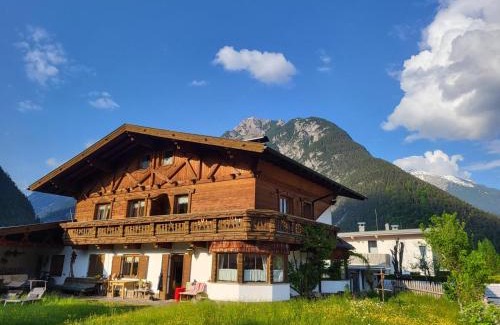 Scharnitz Apartment | Ferienwohnungen Riedl