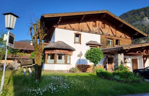 Scharnitz Apartment | Ferienwohnungen Riedl