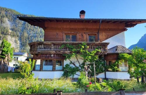 Scharnitz Apartment | Ferienwohnungen Riedl