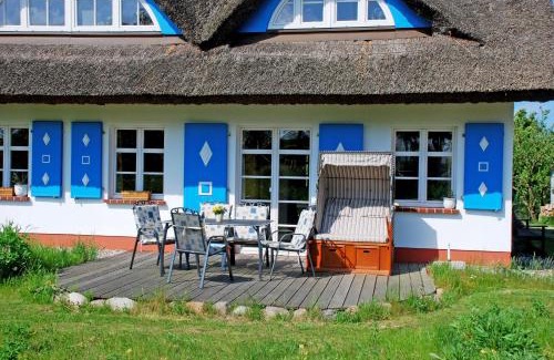 Sellin House | Ferienwohnungen unterm Reetdach