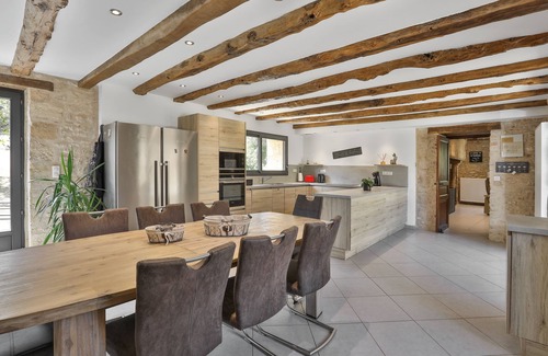 Montignac House | Ferme des Petites Oreilles: 4* gîte, 100 animals and 24 ha. Ideal for families