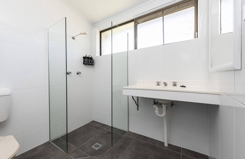 Fern Bay Hotel | Fern Bay Motel