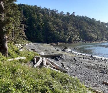 Ucluelet House | Fern Gully, Coastal Bohemian Loft at Beach