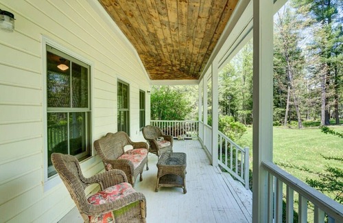 Narrowsburg House | Fern Leaf Farmhouse - Stylish in Narrowsburg