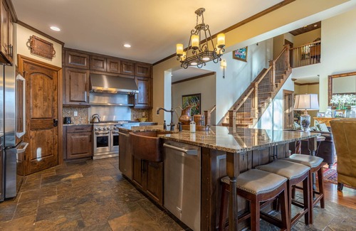 Blowing Rock House | Fern Ridge Lodge - Hiking and Lake Fishing, Hot Tub, Game Room, and More