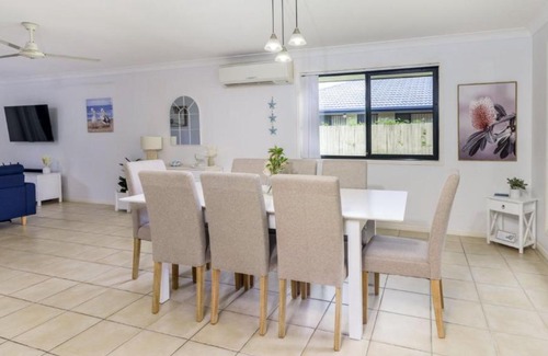 Banksia Beach House | Fernando's Beach Hideaway
