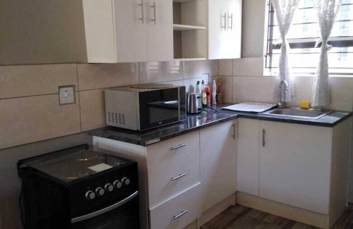 Greater Johannesburg Metropolitan Area House | Ferndale Confortable Apartments