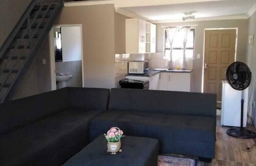 Greater Johannesburg Metropolitan Area House | Ferndale Confortable Apartments