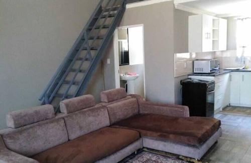 Greater Johannesburg Metropolitan Area House | Ferndale Confortable Apartments