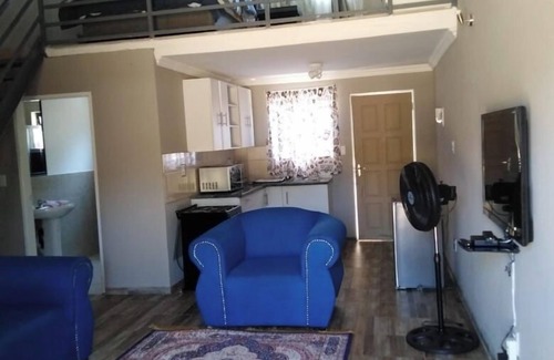 Greater Johannesburg Metropolitan Area House | Ferndale Confortable Apartments