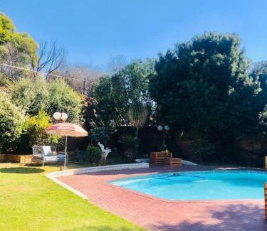Greater Johannesburg Metropolitan Area House | Ferndale guesthouse and party venue