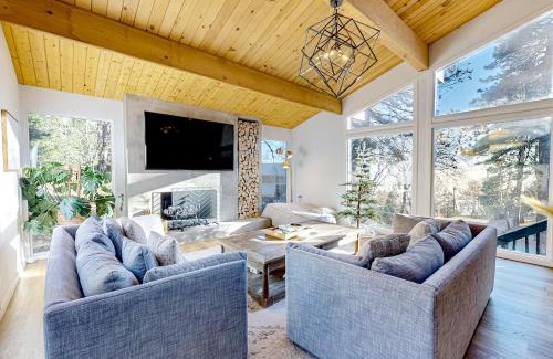 Running Springs House | Ferndale woods