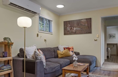 Hobart Cottage | Fernvale Cottage An Enchanting Mountainside Oasis