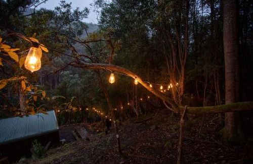 Hobart House | Fernvale Cottage - An Enchanting Mountainside Oasis
