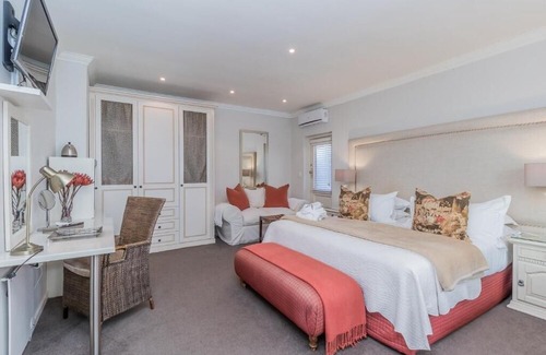 Newlands House | Fernwood Manor