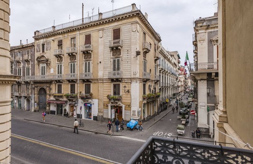 Catania City Centre Apartment | Ferrini Home - Etnea Portrait