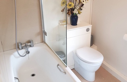 Llanstadwell Bed & Breakfast | Ferry House Inn