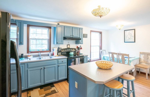 Bass Harbor House | Ferry Lodging@ Acadia NP, trail, A/C, Privacy, Firepit, Seafood sleeps 12