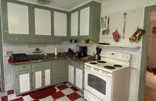 Egg Harbor Cottage | Festivals! Secluded true waterfront w/acreage, Sleeps 12, dogs, great rates