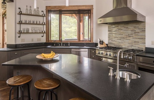 Spanish Peaks House | Festive Date Available! Modern Mountain Home, Deck and Outdoor Fireplace, Near Ousel Falls Park!