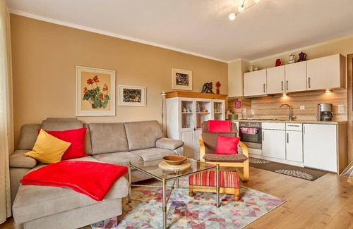 Silberberg Apartment | Fewo 52qm für 2 Personen. Wohlfühlgarten mit Sonnenliegen.