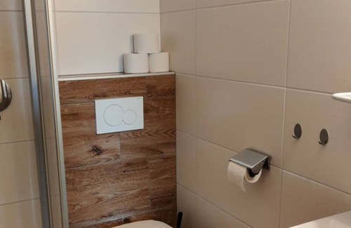 Sankt Georgen im Attergau Apartment | Fewo Kronberg - Frühstückspension Holzapfel