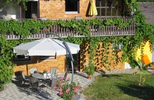 Schweigen-Rechtenbach Apartment | Fewo-balkon - Ferienwohnung Weingut Cuntz Sonnenhof