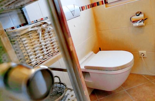 Gengenbach Apartment | FeWo Cannobio, 50qm, 1 Schlafzimmer, max. 4 Pers., WLAN, Parken, Wasch- & Geschirrspülmaschine, Balkon