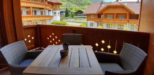 Untertschern Apartment | FeWo KITZ - Ski-to-door Apartment