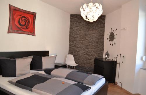 Gemarkung Barmen Apartment | FeWo Kleeblatt mit eigener Terrasse