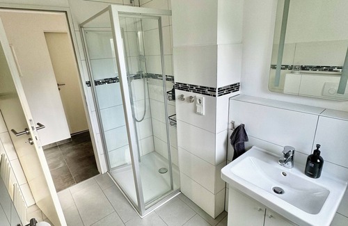 Butendorf Apartment | FeWo Palmtrees-Spacious 2.5 room apartment with balcony in the heart of the Ruhr area