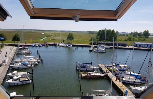 Karlshagen Apartment | Fewo Segelhafenidyll - direkte u. ruhige Wasserlage
