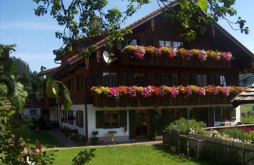 Bad Hindelang Apartment | Fewo Waldstüble - Holiday farm Beim Kemptar
