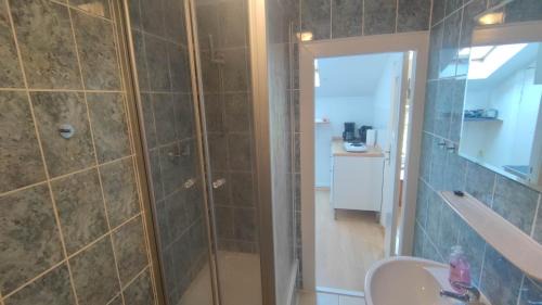 Berlin-Britz Apartment | FEWO3-1 Zim-2 Einz Bett-2 Pers-Küche-Dusche WC