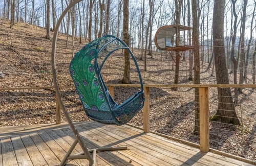 Bellevue Cabin | Feynman's Forest - Secluded Oasis