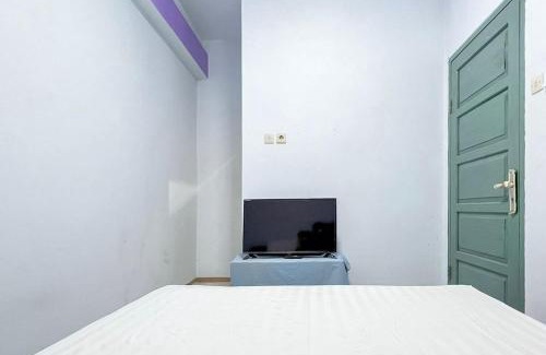 Old Jakarta Hotel | FeySha Guest House Mitra Reddoorz