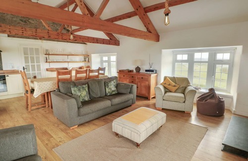 Holyhead Cottage | Fferm Porthdafarch South Farm House