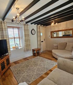 Boncath House | Ffoswen Pembrokeshire Holiday Home