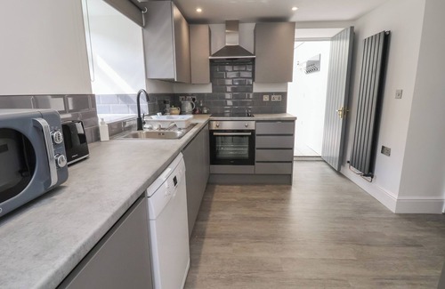 Abergwyngregyn Cottage | FFRIDDOEDD, family friendly, with a garden in Llanfairfechan