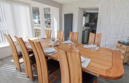 Abergwyngregyn Cottage | FFRIDDOEDD, family friendly, with a garden in Llanfairfechan
