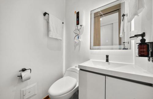 Chico Norte III Apartment | FH - Artsy studio in Chico - Bogota