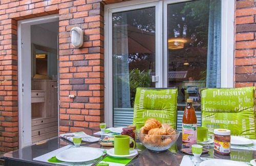 Winnemark House | FH between the beaches - FHD - cottage between the beaches - FHD