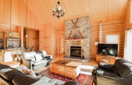 Fiddler Lake Resort Ski Chalet | Fiddler Lake Resort Chalet 61 Deer with pool