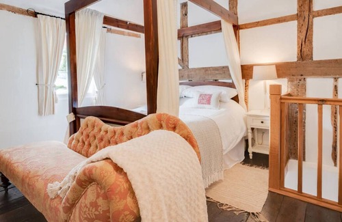 Montgomery House | Fiddler's Cottage in Montgomery