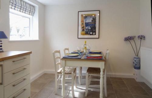 Beaminster House | Fiddlesticks Cottage