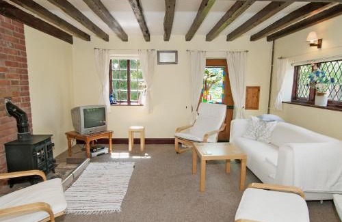 Sudbourne House | Field Cottage