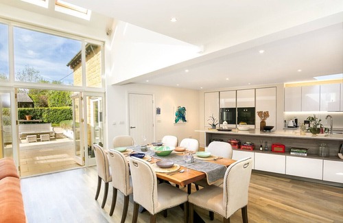 Kingham House | Field House - Stunning 3 Bedroom Home in Kingham