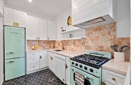 Inman Park Apartment | Field of Green by Minty Living