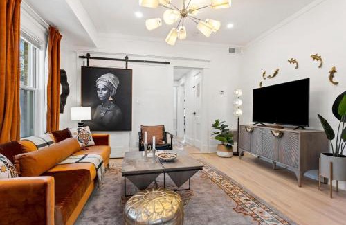 Candler Park Apartment | Field of Light